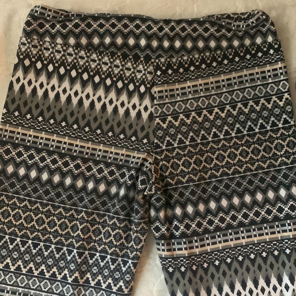 Patterned Pants! - Picture 2 of 6